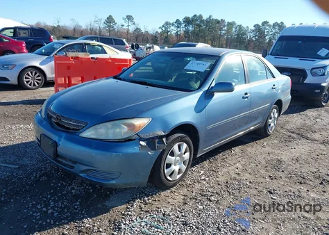2004 Toyota Camry Le z USA, uszkodzony, nr VIN 4T1BE32K84U895404